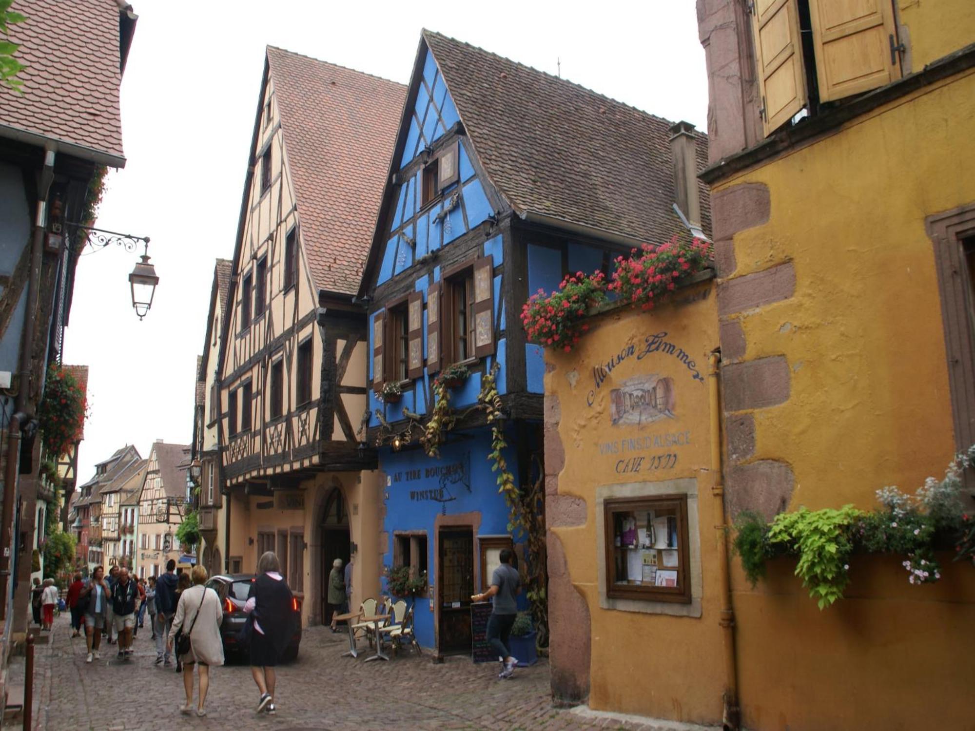 An In A 17th Century Wine Grower S House Apartment *